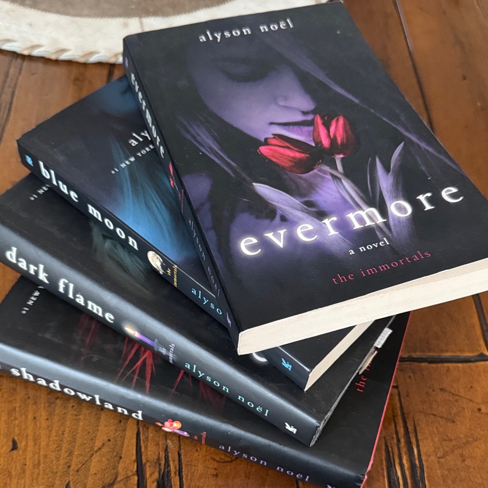 Evermore, blue moon, dark flame & shadowland by Alyson Noël Book Set